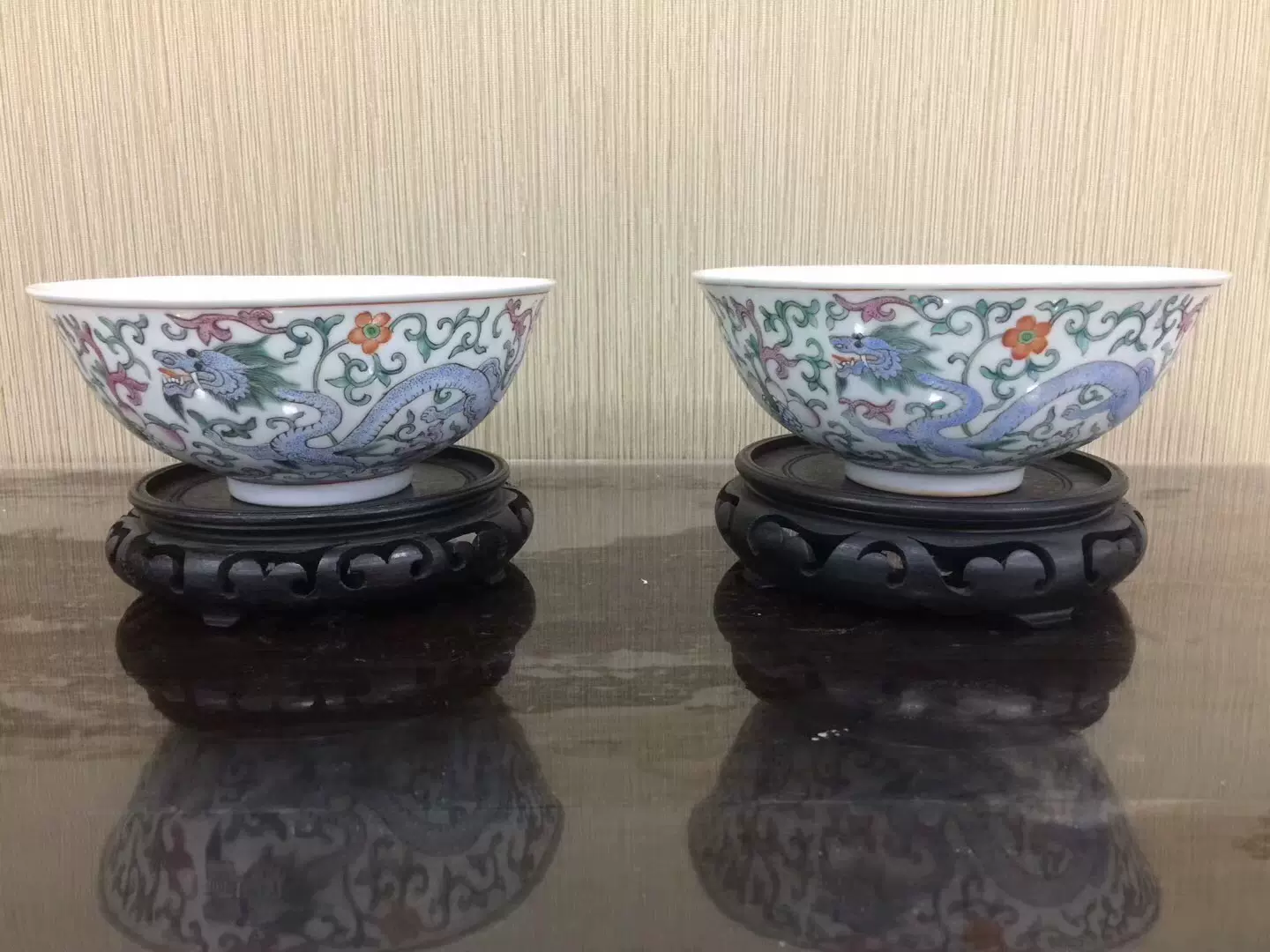 A_VK18 中国古玩 大清乾隆年製 透かし 五彩 粉彩 花文 耳付 壺 花瓶 高 