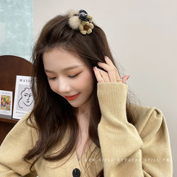 Autumn and Winter Plush Flower Side Hair Clip for Women, Small Furry Claw Clip for Bangs, Forehead Hair Shark Clip Hair Accessory