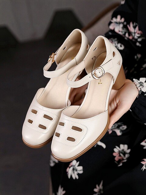 Beige Buckle Strap Cowhide Leather Rivet Baotou Sandals RT1047 main image 0