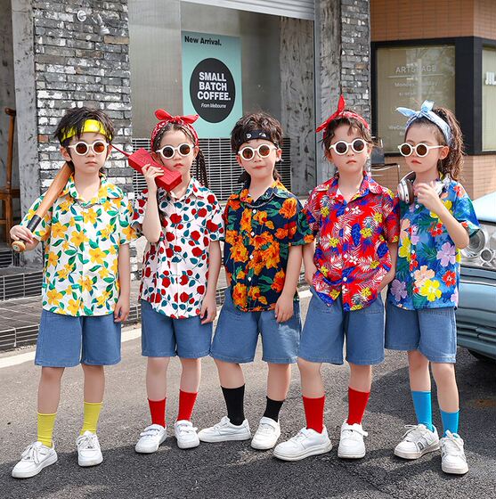 
Children's Cheerleading Performance Costumes for Kindergarten Primary School Students Retro Floral Shirts Post-8090s Nostalgic Hong Kong Style Clothing