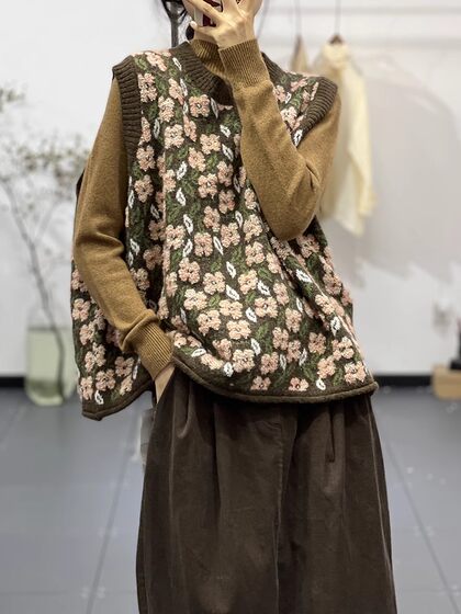 
Loose and lazy style knitted vest for women 2024 autumn and winter retro style jacquard sleeveless vest versatile sweater vest