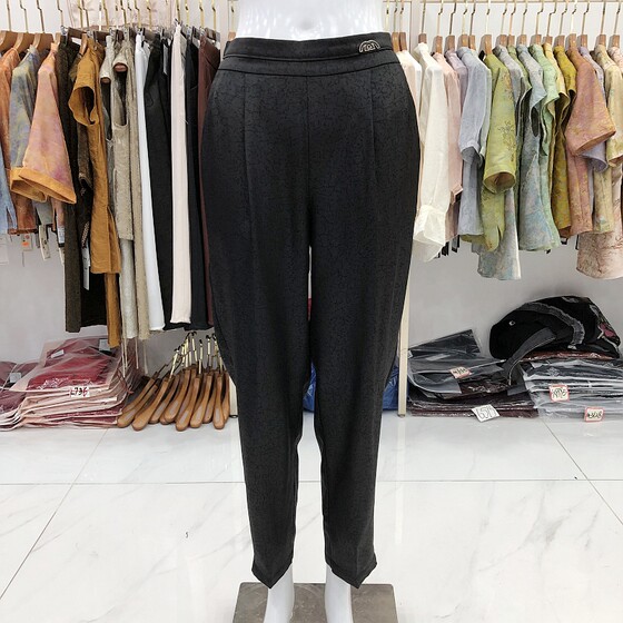 
Aizijiao X5517 mulberry silk pencil pants for women 2026 summer new temperament pencil pants silk satin straight pants