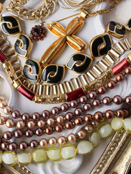 Cmoi Western Antique Baroque Pearl Luster Retro Semi-precious Stone Palace Beads Elegant Vintage Necklace