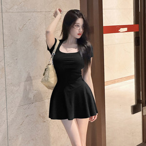 
A sexy dress with a small man with pure desire and clavicle exposed collarbone in summer high waist stretchy slim solid color A-line short skirt