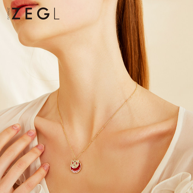 ZENGLIU2019 Year of the Year of the Nation Pig Necklace for Women's Clarbone Chain Pendant niche design Internet celebrity pig jewelry