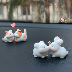 
Car interior accessories ornaments Internet celebrity cute kissing face small animal car center console screen rearview mirror car decoration