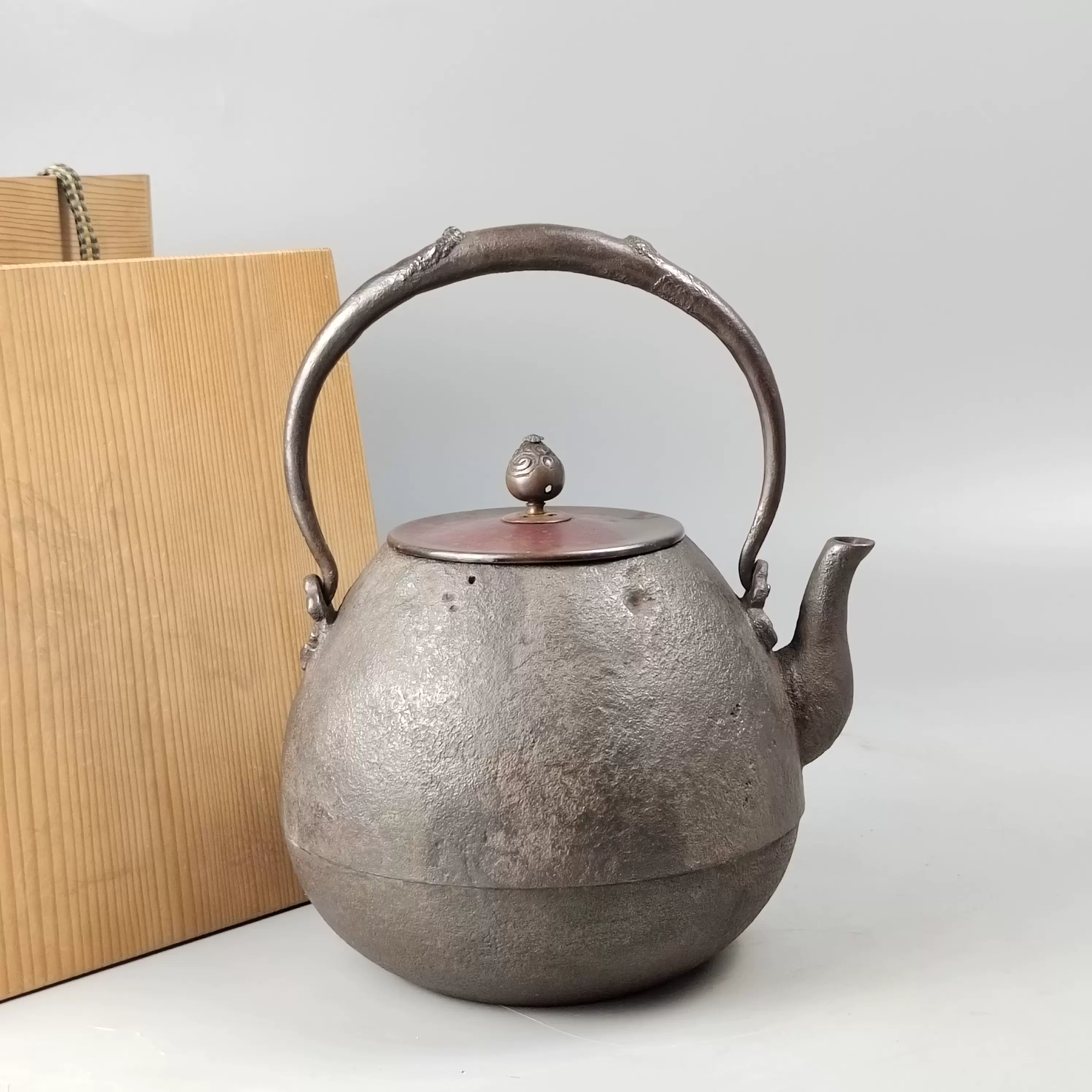 K49☆時代煎茶道具 釜師 宮崎寒雉 丸形 鉄瓶/鉄壺 湯