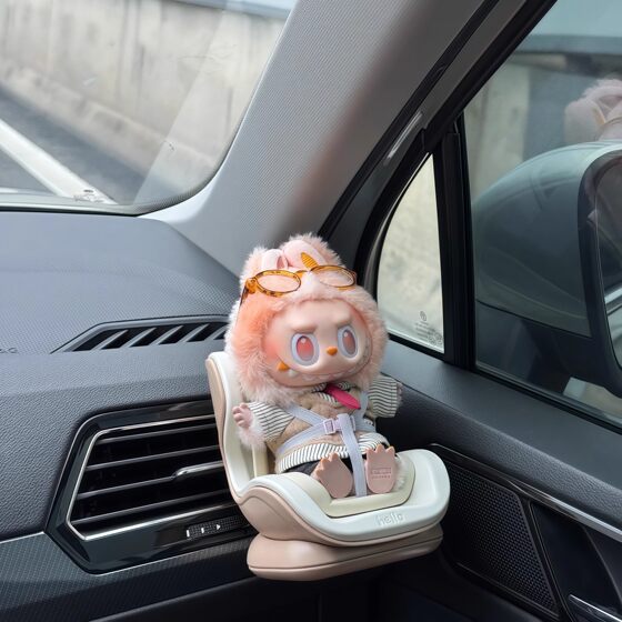 
Labubu car safety seat ornaments seating party Labubu first, second and third generation car air outlet decoration