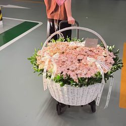 Extra Large Flower Basket, Giant Basket, Pure White Rattan Woven Hand-Held Flower Arrangement, Exquisite Woven Blue Flower Shop Special Gift Basket