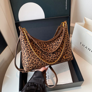 
Leopard print armpit bag for women 2025 new fashion and versatile one-shoulder crossbody bag chain bag one-shoulder crossbody handbag for women