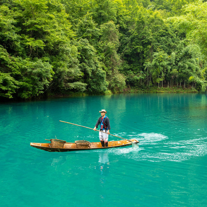 贵州桂林旅游8天7晚漓江游船竹筏+黄果树西江小七孔梵净山跟团游