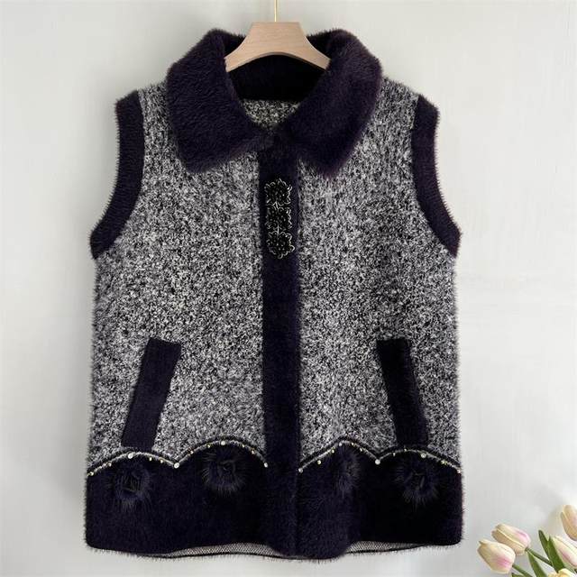 Middle-aged and elderly women's mink velvet thickened knitted vest autumn and winter new mother's wear waistcoat sweater outer vest