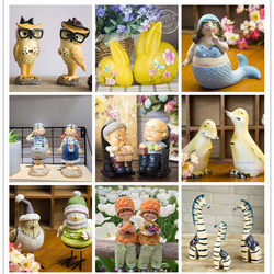 Modern Cartoon Resin Garden Ornaments, Courtyard Decoration, Balcony Bed and Breakfast Creative Furnishings, Home Holiday Housewarming Gifts