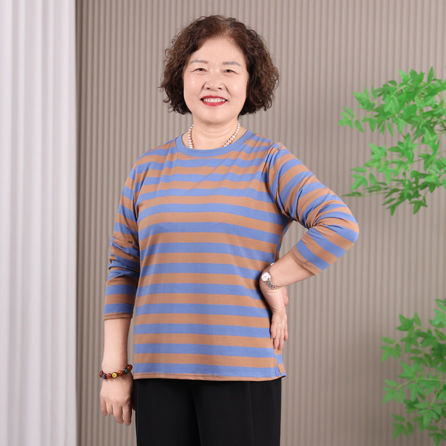 Middle-aged and elderly women's loose large size pure cotton long-sleeved T-shirt spring and autumn striped bottoming shirt can be worn outside autumn clothes