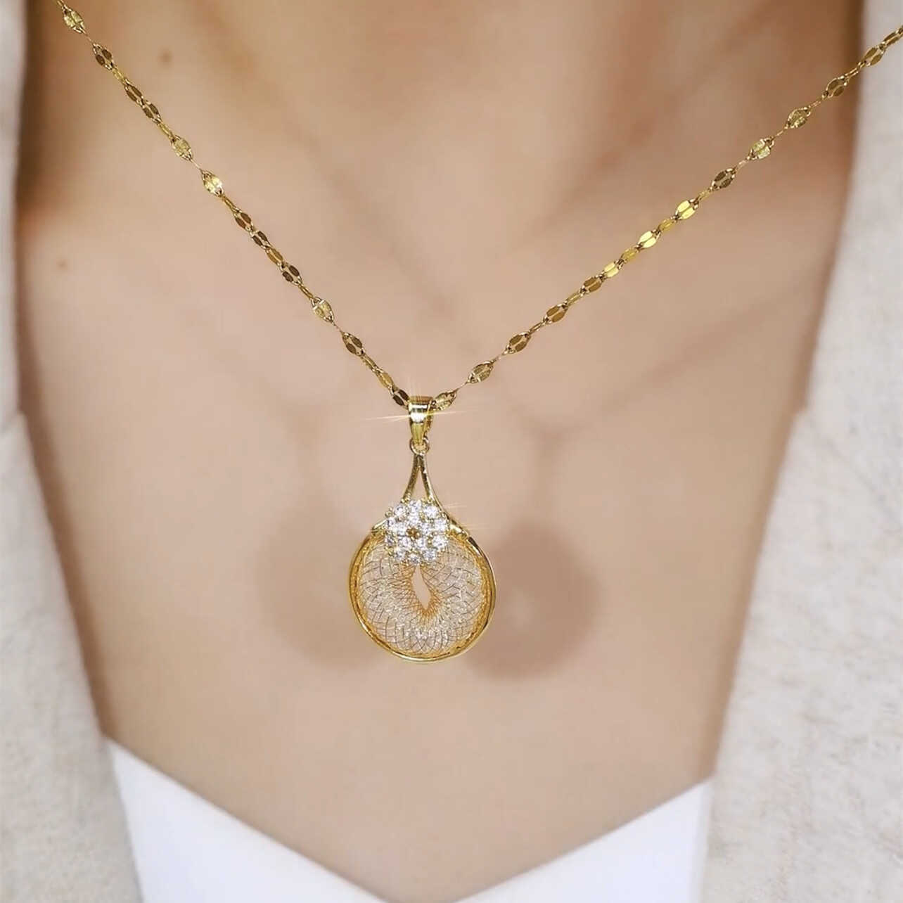 高级感镶钻金丝水晶项链时尚百搭吊坠女高档优雅洋气锁骨链配饰女