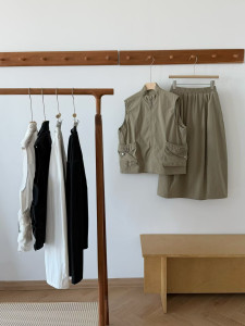 
(Spring Limited) Summer Thin Vest, Mountain Style Workwear, Outdoor Sleeveless Zipper Top and Half Skirt