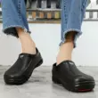 Giày đầu bếp dành cho nam mùa xuân chống trượt chống thấm nước và chống dầu nhà bếp đặc biệt dành cho nam giới giày bảo hộ lao động đế mềm màu đen chống mài mòn 
