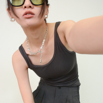 
Rare round chest vest slack high-end feeling