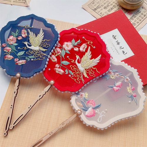 Вышивка древнее стиль с длинной ручкой Fan Girl Dancing Hanfu Shoot Props Palace Fan Fan Classic Fan Fan Round Вышитый вентилятор