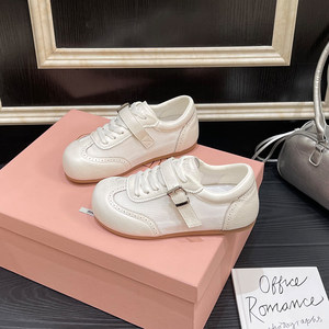 
Ge Shiyin retro lace-up moral training shoes for women 2026 new flat-soled mesh breathable Velcro casual sports shoes