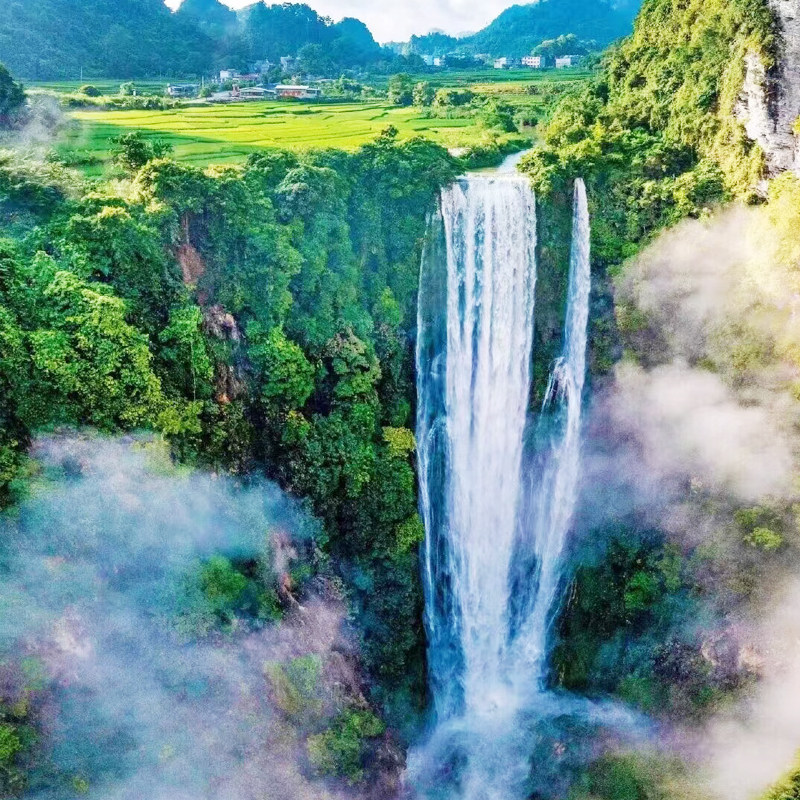 私家团】南宁崇左靖西百色3天游明仕+德天瀑布+鹅泉+浩坤湖