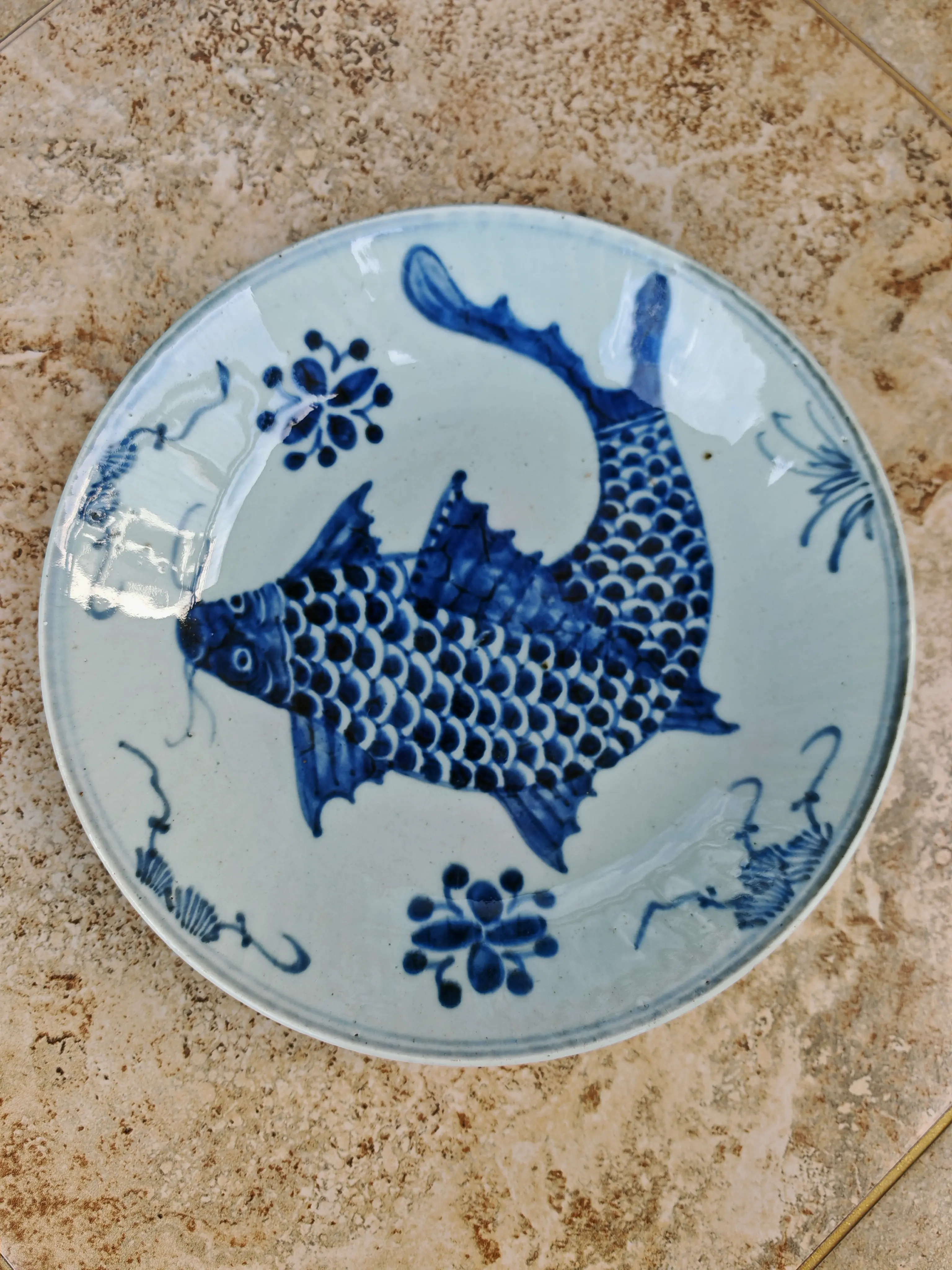 清同治，粉彩洞石花鸟图六角盘《完好》 大清同治年制》直径21cm