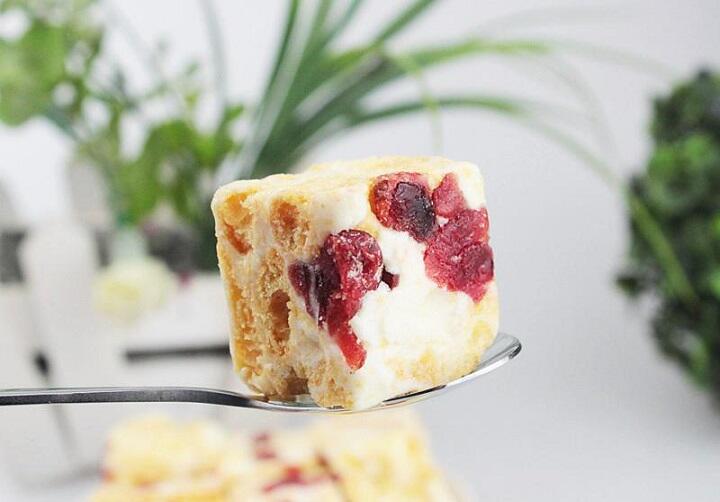 小包装的零食，带着回家路上慢慢吃