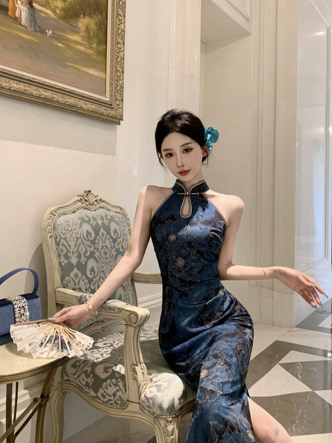 The new Chinese national style tither the satin digging shoulder to improve the slim cheong cheong cheong cheongs, the waist dress, the long skirt of the Lanling King
