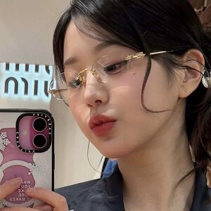 
Zhang Yuanying's same oval rimless glasses for short-sighted women can be equipped with high-precision gold eye frames without makeup