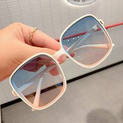 Gradient Sunglasses, Large Frame Sunglasses for Women, Square Shape, Makes Face Look Slimmer, ins Internet Celebrity Retro Street Style, Sun Protection