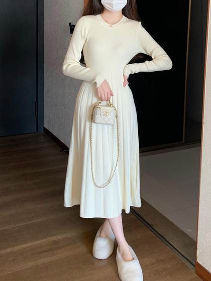 You Xiaozi [Xinghua] New high-waisted solid color knitted pullover long commuting bottoming dress for small people