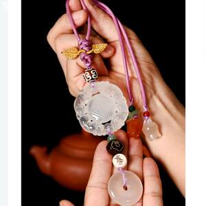 
Yulu Pingan car pendant for women, high-end Pixiu car interior rearview mirror pendant, jade short car decoration for men