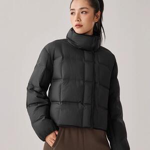 
Skechers Skechers Women's Autumn and Winter Warm and Comfortable Bakery Woven Shorts Down Jacket P425W095