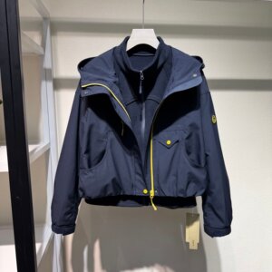 
2025 Winter New Outdoor Style Hooded Short Jacket Women's Western Style Warm Jacket