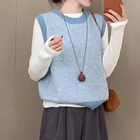 
Small fragrance style chic layered blue knitted sleeveless vest for women in early autumn fashionable and fashionable outside wearing short vest top