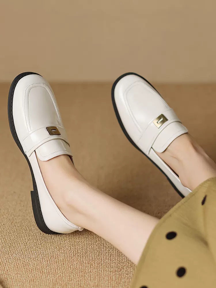 圆头一脚蹬乐福鞋女平底英伦风小皮鞋设计感复古通勤休闲亮皮单鞋