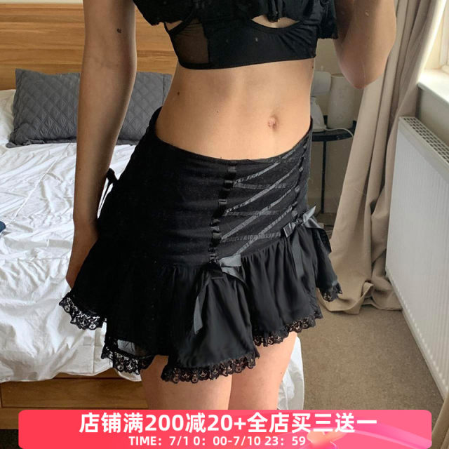 FabGirls Dark Loli bow lace spliced ​​pleated skirt Retro versatile A-line short skirt Winter