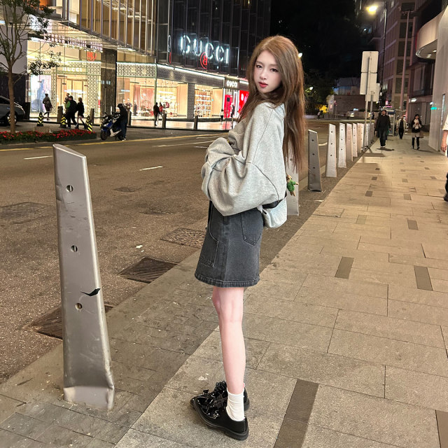 Avocadong is a sweet and beautiful black and gray denim skirt (with trousers) spring and summer versatile short skirt
