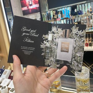 
by Kilian Kelian Empire Tea Paradise Moonlight Holy Wood Apple Brandy Perfume Sample