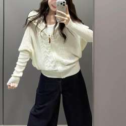 Korean-Style Batwing Sleeve Hooded Knit Cardigan for Women, 2026 Early Spring, Zipper Design, Niche Versatile Sweater Jacket