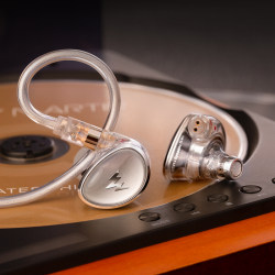 Dual-chamber dynamic Whizzer wired headphones