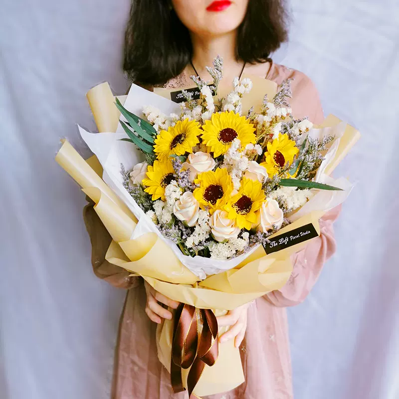 毕业花束大束向日葵玫瑰香皂花干花混搭包装送人女生闺蜜生日礼物