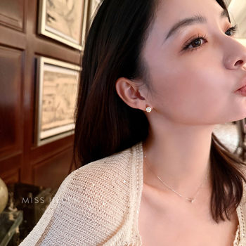 
One carat moissanite ear buckle silicone ear clip temperament