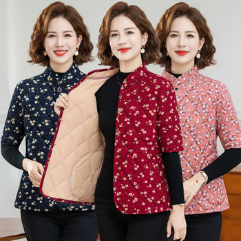 
Middle-aged and elderly mothers add velvet to keep warm vest in winter