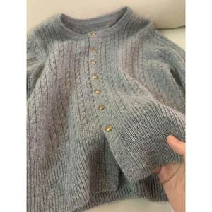 Advanced gray twist cashmere sweater jacket knit sweater women autumn and winter lazy wind, small gold buckle cardigan
