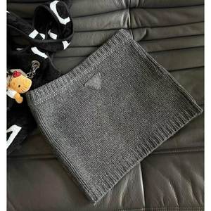 
Wool knitted skirt 2024 early spring new style minimalist design mid-waist version thick knitted skirt
