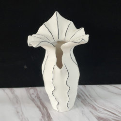 Jinglily flower ware, simple European style, light luxury, black and white geometric flower ware, model room soft decoration