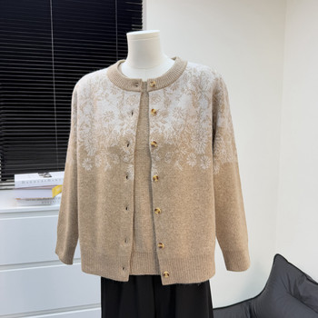 
Mom's autumn suit, middle-aged and elderly knitted cardigan, women's autumn and winter coat, fashionable loose sweater two-piece set