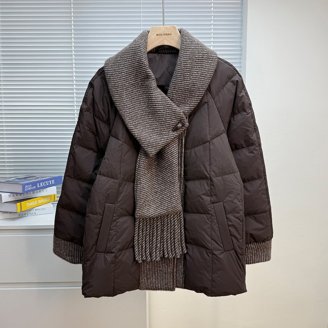 
Mom's winter white duck down down clothes spliced scarf collar top middle-aged and elderly noble thickened warm coat for women