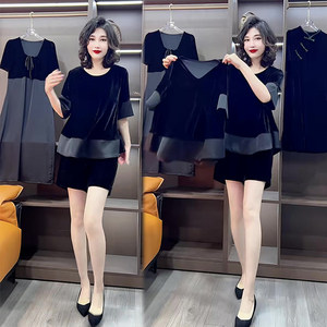 
Internet celebrity popular fashionable and high-end two-piece set for women V-neck slimming short-sleeved T-shirt versatile shorts velvet suit